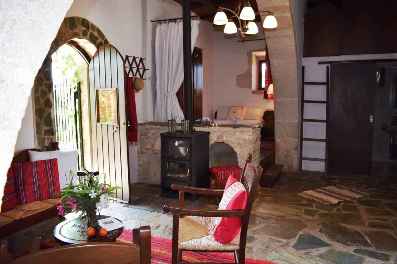 Вилла Anna'S Stone House Мегала-Хорафия Экстерьер фото